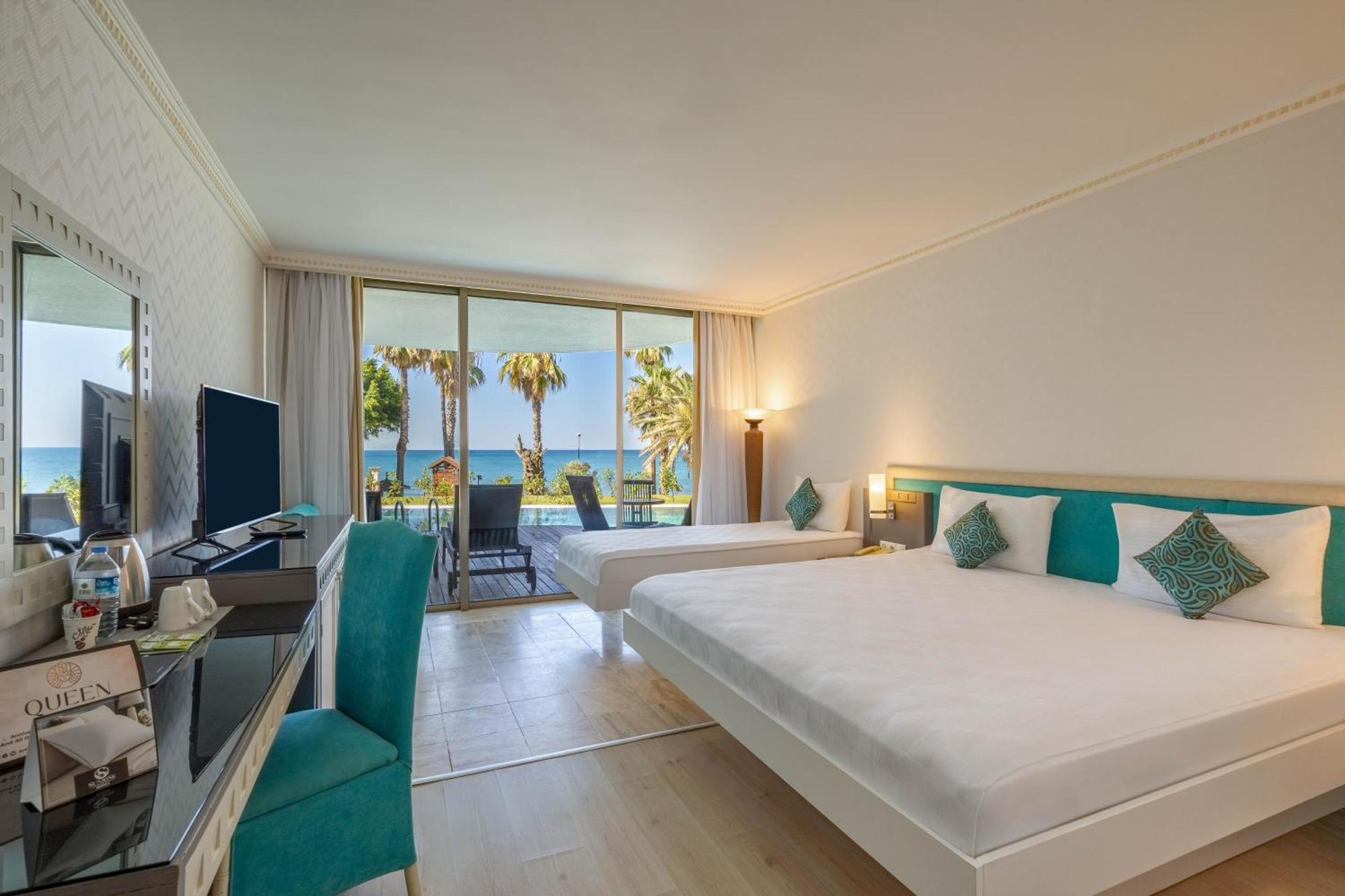 Sunrise Queen Luxury Hotel Side Exterior foto
